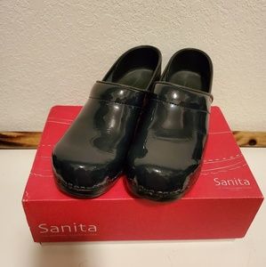 Sanita navy blue nursing clogs